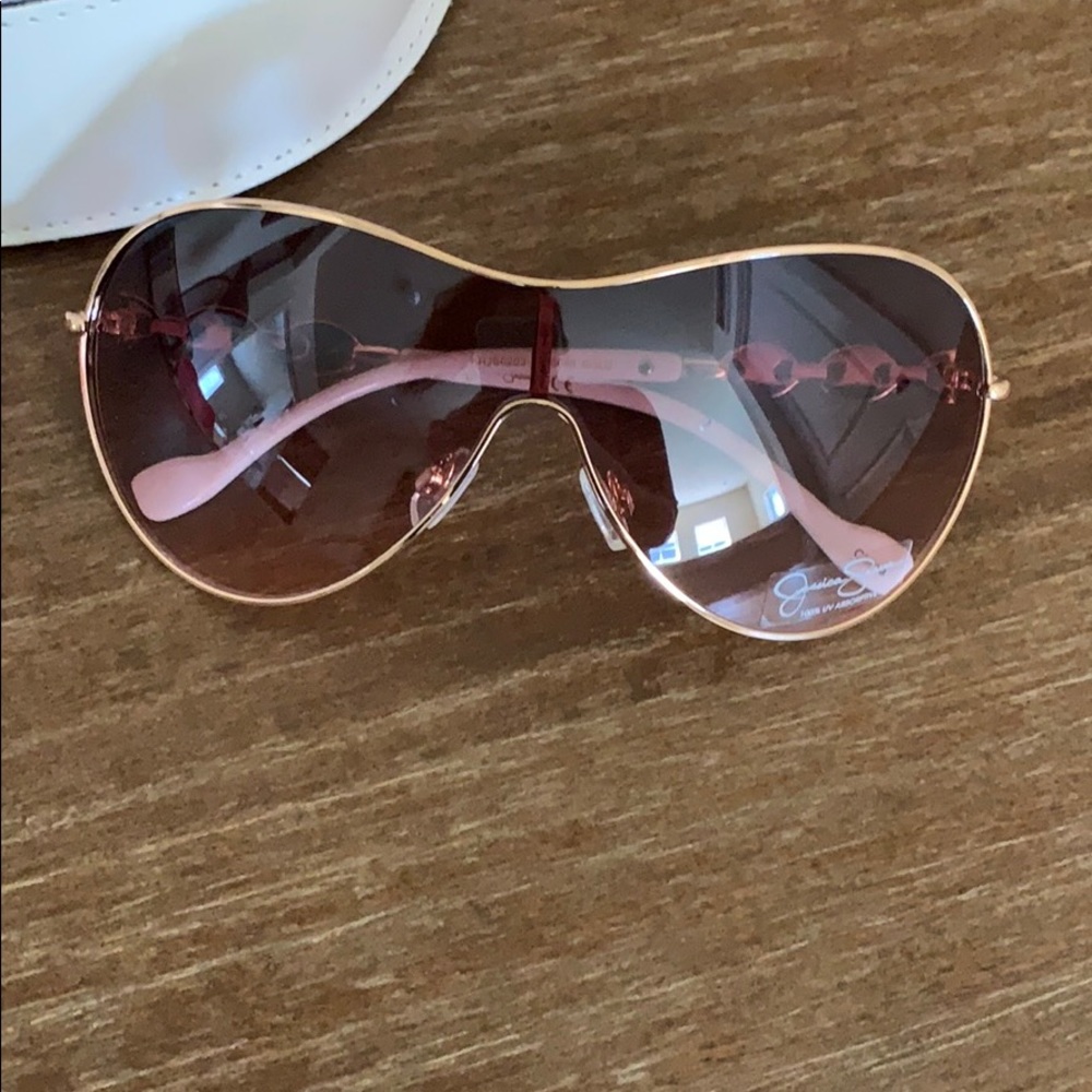 Jessica Simpson aviators